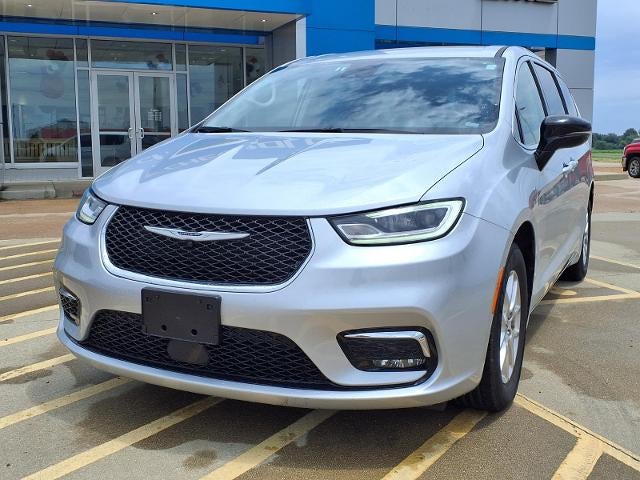 2024 Chrysler Pacifica Touring L in Silver/Grey — front three-quarter view